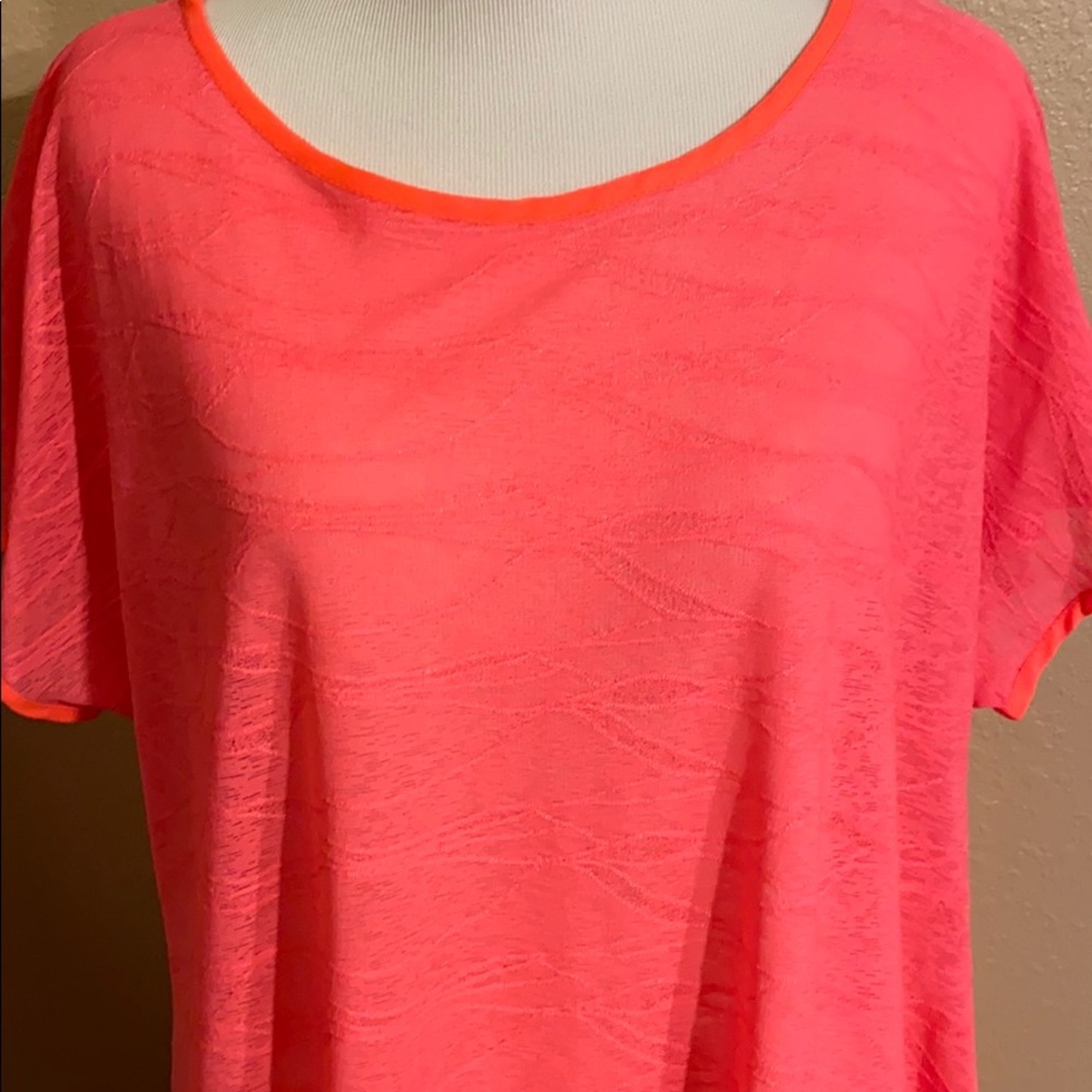 Expressa Blouse (NWT) - Picture 2 of 4